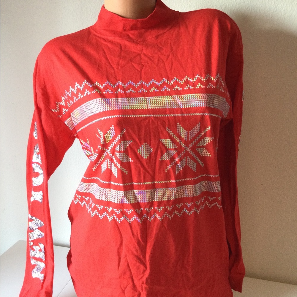 Victoria’s Secret PINK long sleeve graphic bling mock turtleneck winter ❄️